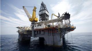Una plataforma petrolera