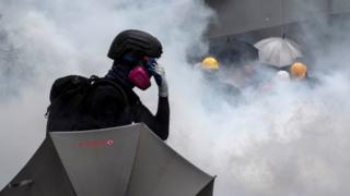 Протестующие