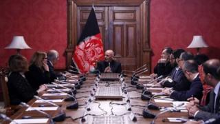 ABD'nin Afganistan Özel Temsilcisi Zalmay Halilzad, Afganistan Cumhurbaşkanı Eşref Gani ve bakanlarla