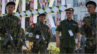 အေအေဟာ ၂၀ဝ၉ ခုနှစ် ဧပြီလမှာ ကချင်လွတ်လပ်ရေး တပ်မတော် (ကေအိုင်အေ) ထိန်းချုပ်တဲ့ လိုင်ဇာမှာ လူငယ် ၂၆ ဦးနဲ့ စတင် ထူထောင်ခဲ့။