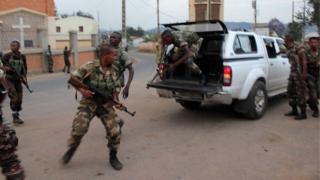 Une photo d'archives de soldats malgaches tentant de mettre fin à une mutinerie, à Antananarivo, en novembre 2010