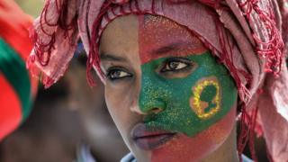 Sabon Firayim ministan Ethiopia ya kawo sauye-sauye dadama ciki har da halasta haramtacciyar kungiyar Oromo Liberation Front mai adawa da gwamnati. Wannan matar na daya daga cikin dubban mutanen da suka yi marhaba da wannan matakin.
