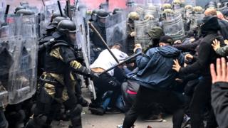 Nato peacekeeping troops clash with protesters in Zvecan, Kosovo