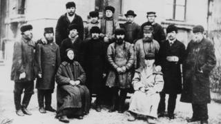 Пациенты из России, излеченные Луи Пастером после нападения бешеного волка (1886 год)