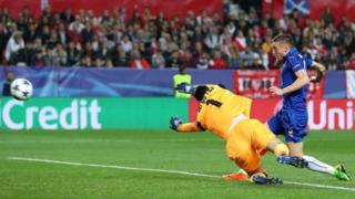 Jamie Vardy lokacin da ya ci Seville