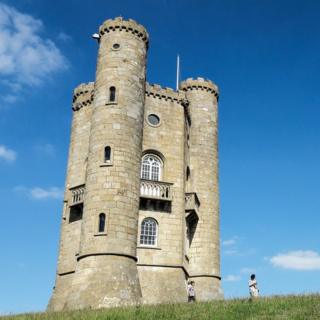 Broadway Tower, the highest little castle in the Cotswolds