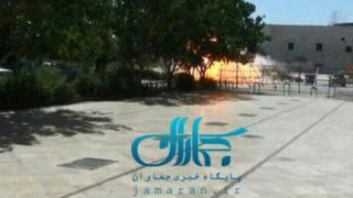 Fars News tarafından yayınlanan bu fotoğrafta Humeyni Türbesi dışındaki patlama anı gözüküyor
