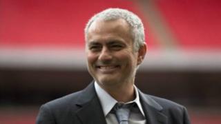 Selon l'entraineur portugais surnommé "The Spécial one", le mercato sera "doux" pour les "Red Devils".