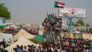 Суданские протестующие