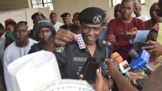 Police commissioner Muhammad Wakil showing some of di drugs