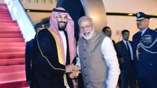 प्रिन्स मोहम्मद बिन सलमानाच्या स्वागताला नरेंद्र मोदी एअरपोर्टवर