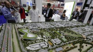 'Inter Solar Connecting Solar Business' exhibition in Dubai (19 September 2016)
