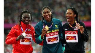 De gauche à droite : Francine Niyonsaba du Burundi, Caster Semenya d'Afrique du Sud et Ajee Wilson des Etats-Unis