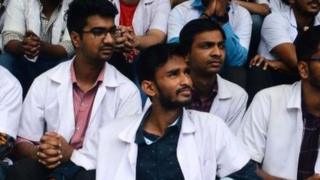 मेडिकलचे विद्यार्थी (प्रातिनिधक छायाचित्र)