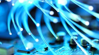 Glowing fibre optics