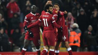 Les joueurs de Liverpool jubilent après le deuxième but marqué par Sadio Mané.