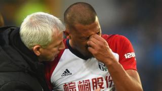 Salomón Rondón junto a Alan PArdew