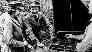 Her Majesty being trained as a mechanic in 1945