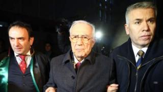 Eski Genelkurmay Başkanı İsmail Hakkı Karadayı, 2013'te gözaltına alınmış ve sonra tutuksuz yargılanmak üzere serbest bırakılmıştı