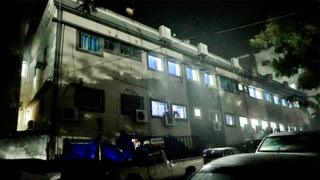 A building at Al-Shifa Hospital in Gaza City during an operation by Israel Defense Forces soldiers (15 November 2023)