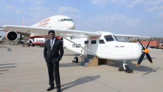 पिछले साल मार्च में हैदराबाद के एयर शो में दिखाया गया था अमोल यादव का विमान