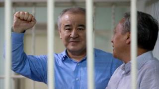 Өмүрбек Текебаев бүгүн кайрадан №47 абакка кайтарылды