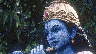 गीतेची सर्वांत मोठी प्रत दिल्लीतील इस्कॉन मंदिरात ठेवण्यात आली आहे.