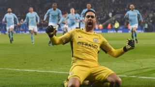 Claudio Bravo celebra