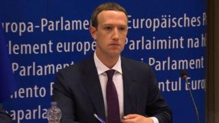 Madaxa shirkadda Facebook Mark Zuckerberg