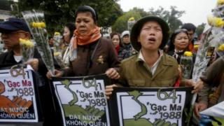 Ng??i tu?n hành vinh danh 64 liê?t s? G?c Ma
