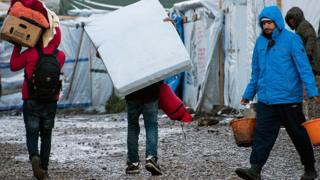Des migrants dans un camp de réfugié à Calais, au Nord de la France le 7 mars 2016 (archives)