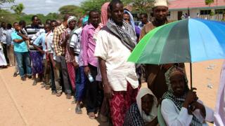 L'opposition conteste la victoire de Raila Odinga