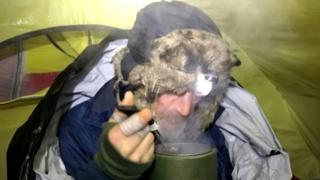 Boerge Ousland eating breakfast near the North Pole (Mike Horn photo on Instagram), 18 Nov 19