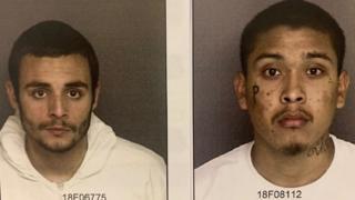 Сантос Самуэль Фонсека (слева) и Джонатан Салазар (справа), подозреваемые в убийстве, сбежавшие из тюрьмы в графстве Монтерей