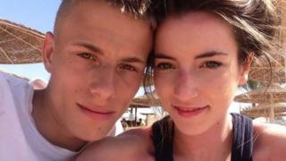 Alex Skeel junto a Jordan Worth.