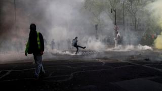 протестувальники