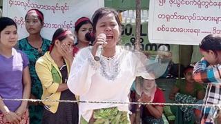 လူတစ်စုက တုတ်တွေနဲ့ ဝင်ရိုက်လို့ ဖုယွင် ဆန္ဒပြ အလုပ်သမားတွေ ဆေးရုံရောက်