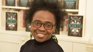 Jennifer Nansubuga Makumbi waxa ay heshay abaalmarinta ugu qaalisan adduunka ee qoraalka