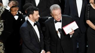Warren Beaty na entrega do Oscar de 'Melhor Filme'