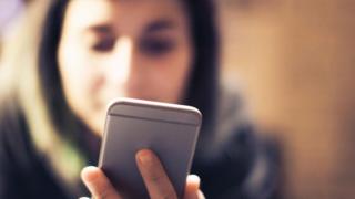 Việc chia sẻ trên Facebook bộc lộ điều gì về bạn?