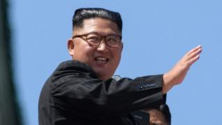 Ким Чен Ын на параде
