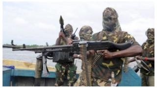 Gwamnatin Najeriya ta yi kira ga tsagerun yankin Naija Delta su daina fasa bututan mai ko ta murkushe su.