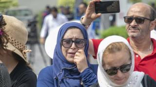 دموع في جنازة السبسي