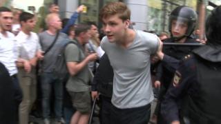 Задержание участника акции протеста в Москве 12 июня 2017 года