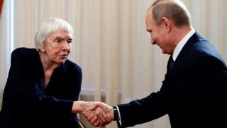 Людмила Алексеева и Владимир Путин