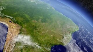 Imagem da América do Sul, com destaque para o Brasil, vista de satélite