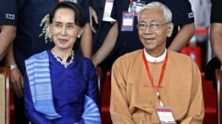 Ông Htin Kyaw là một người bạn thân thiết của bà Aun Suu Kyi, người có quyền lực tổng thống thực sự