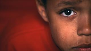 Pikin dey cry