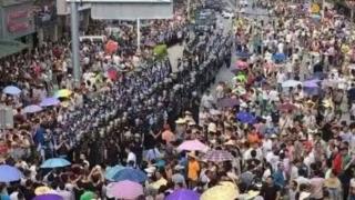 Местные жители пытались прорваться в правительственные здания