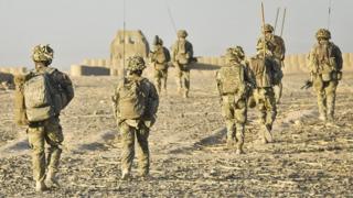 Ciidamada Ingiriiska oo Afghanistan jooga